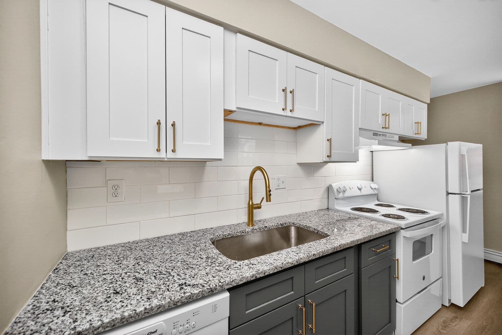 Cincinnati Apartment: 2148-2154 St. James Avenue