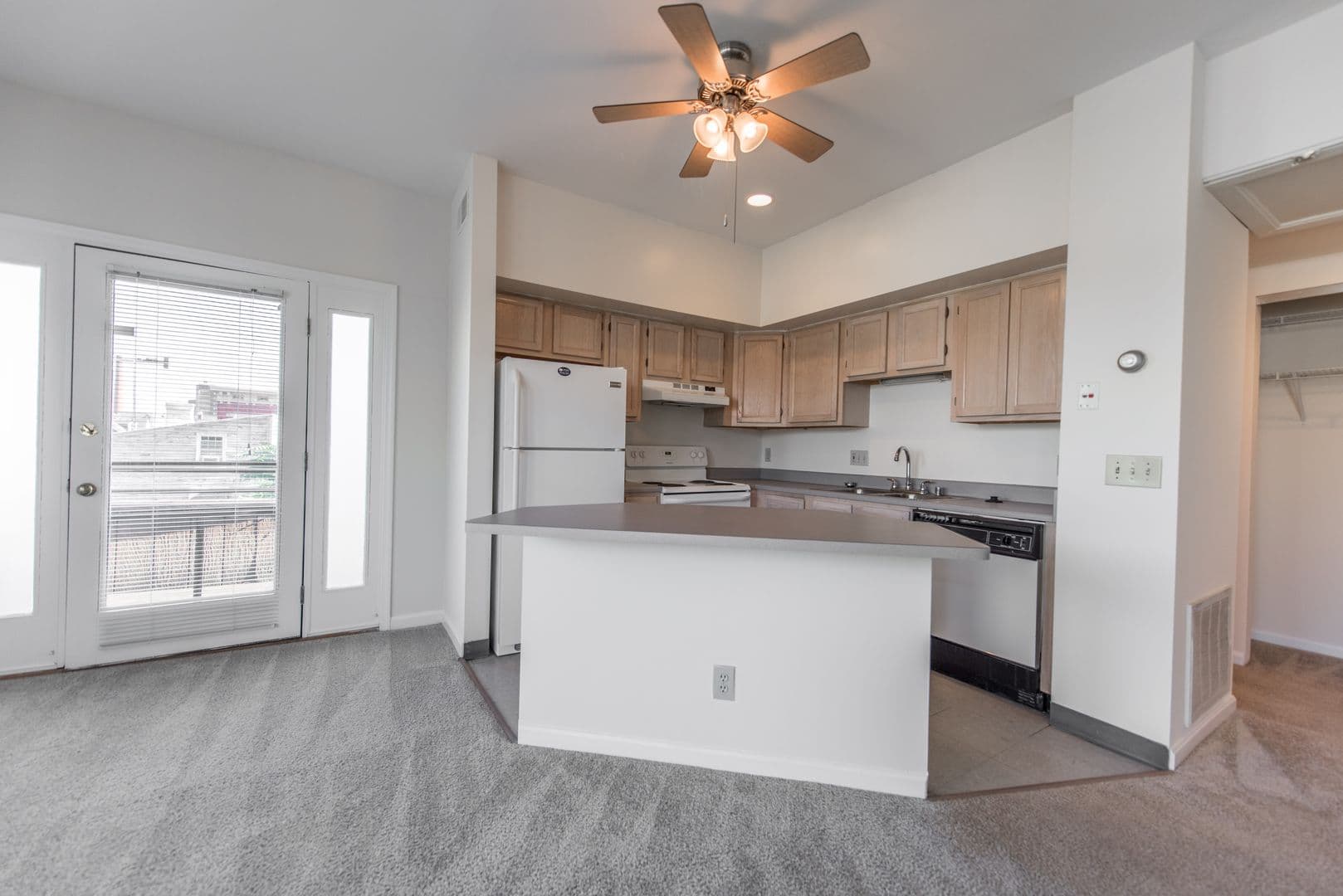 Cincinnati Apartment: 2902 Bellevue Avenue