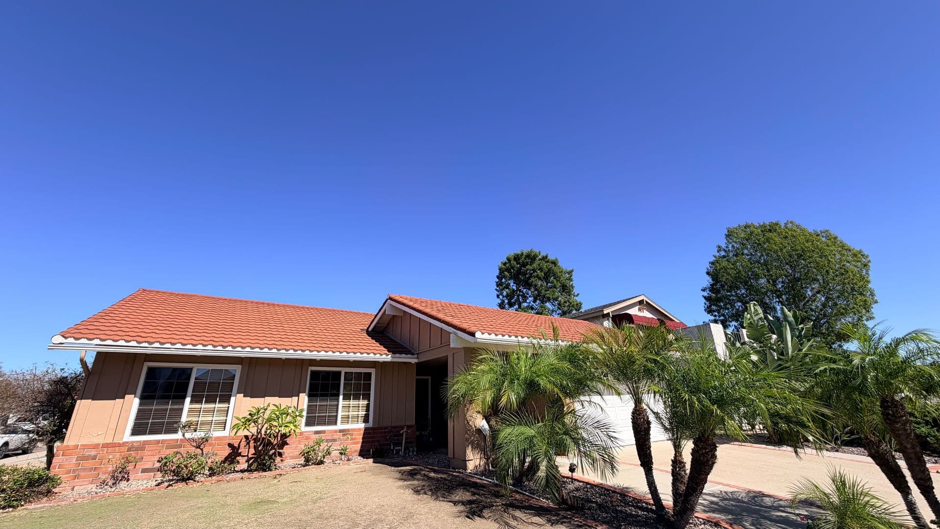 San Diego House: 7993 Hemingway Avenue