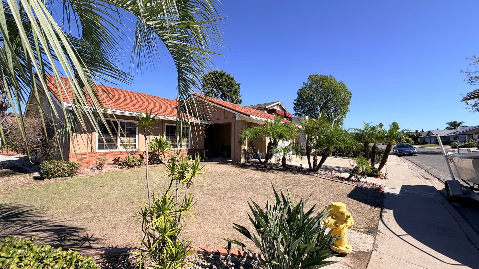 San Diego House: 7993 Hemingway Avenue