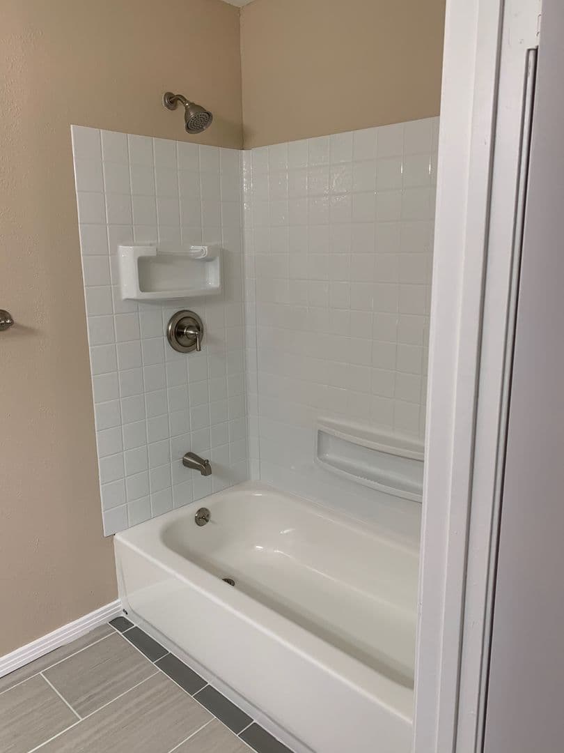 El Cajon Apartment: 960 East Chase Avenue