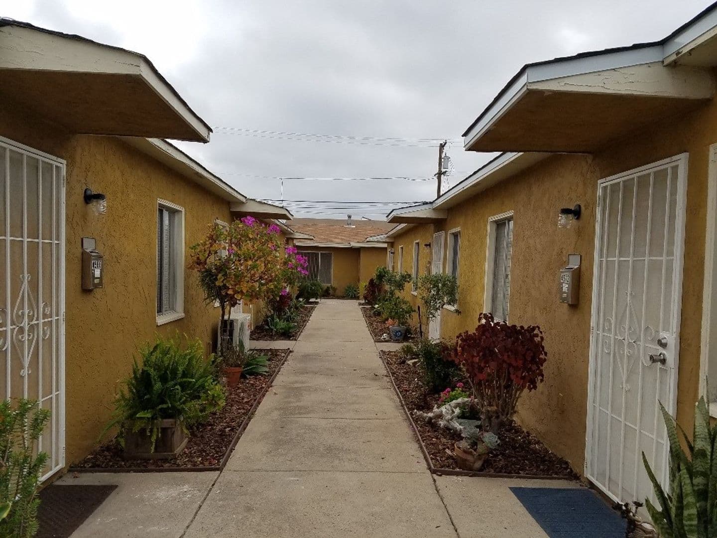 San Diego Apartment: 4566 - 4572 1/2 Oregon Street