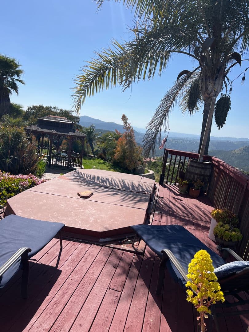 Alpine House: 367 Sneath Way