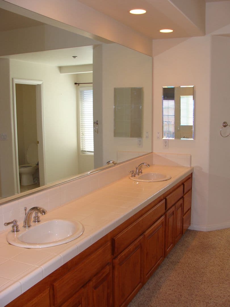 Alpine House: 367 Sneath Way