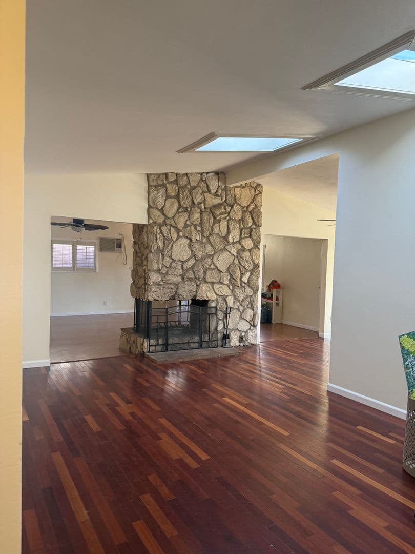 El Cajon House: 565 Pepper Drive