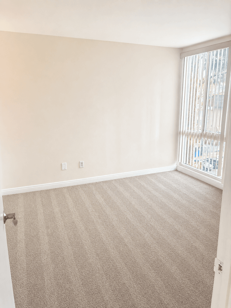 San Diego Condo: 4860 Rolando Court