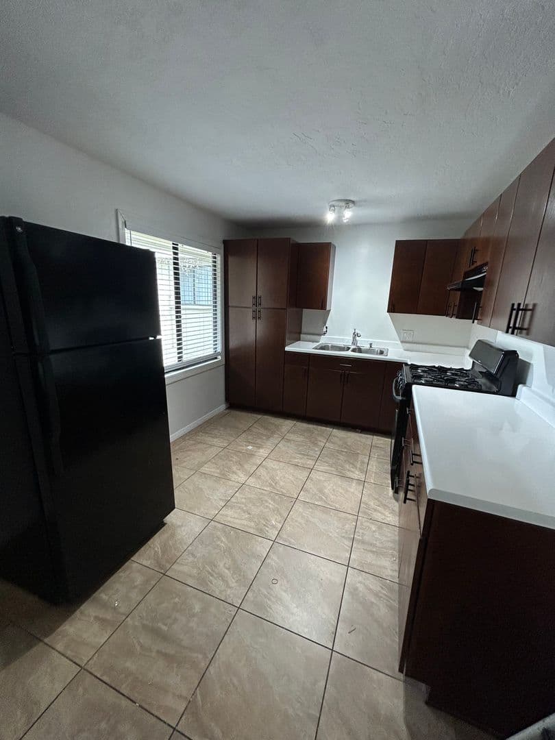 Lemon Grove Apartment: 7376 Central Avenue
