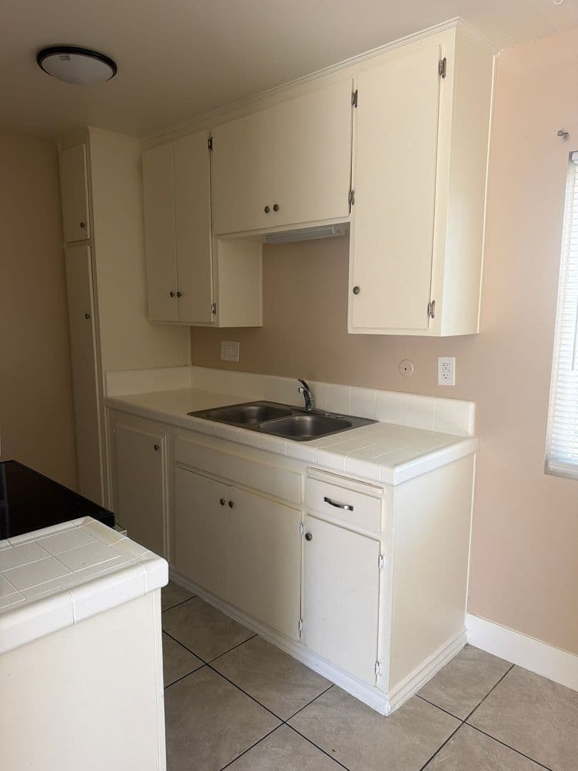 San Diego Apartment: 4049 36th Street