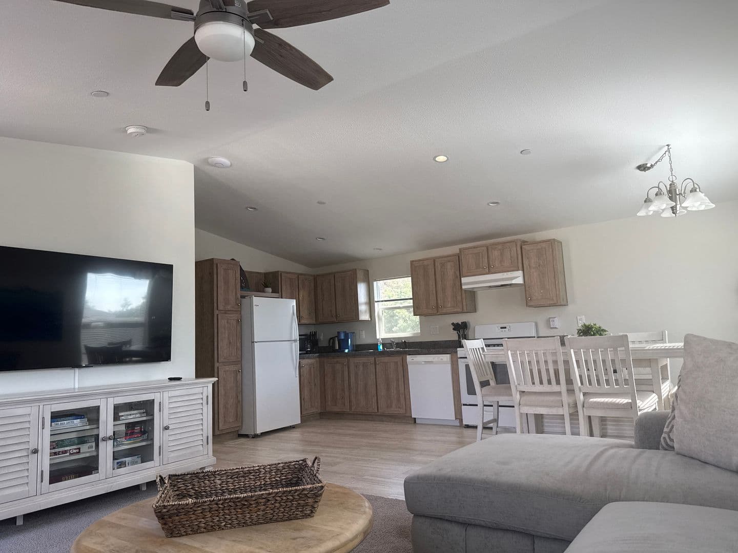 Spring Valley Apartment: 9337-9339 Montemar Drive