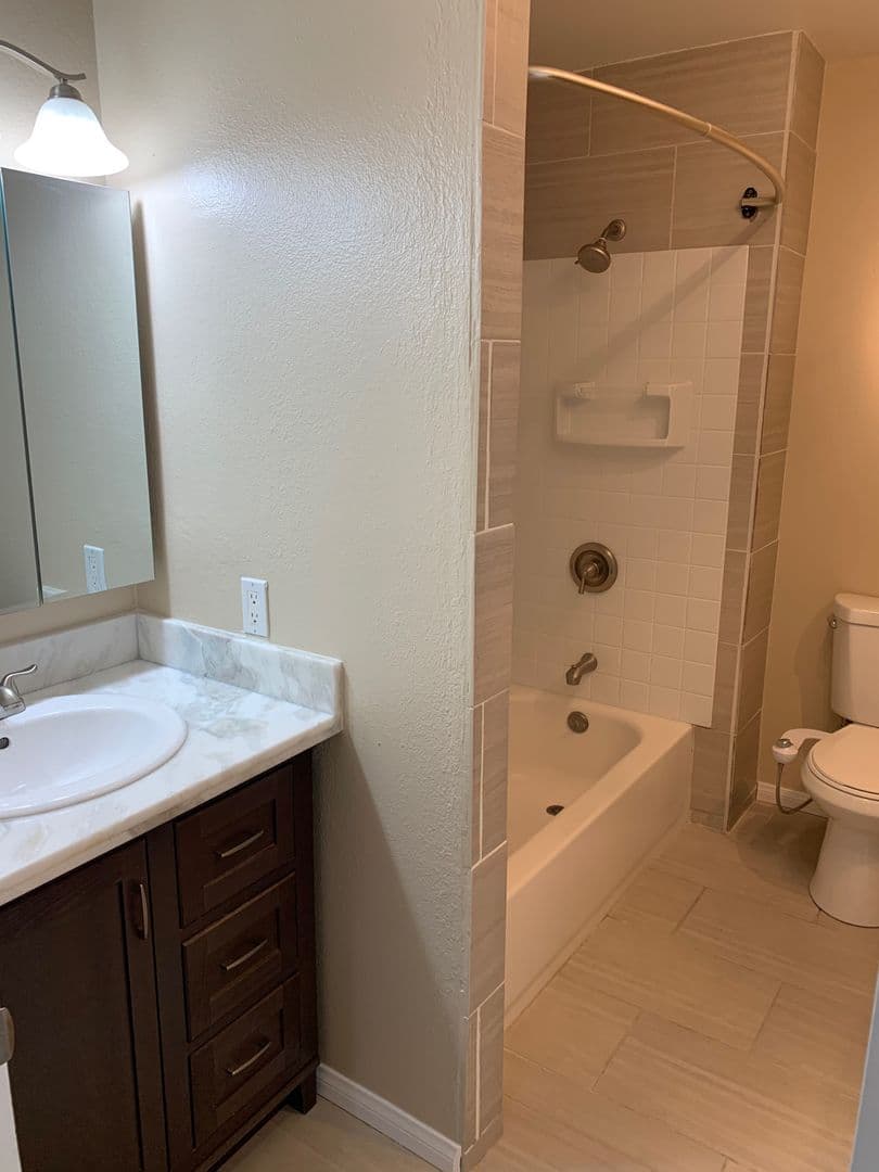 El Cajon Apartment: 960 East Chase Avenue