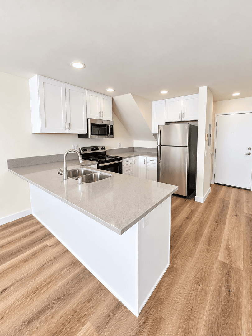 San Diego Apartment: 4110 3rd Avenue
