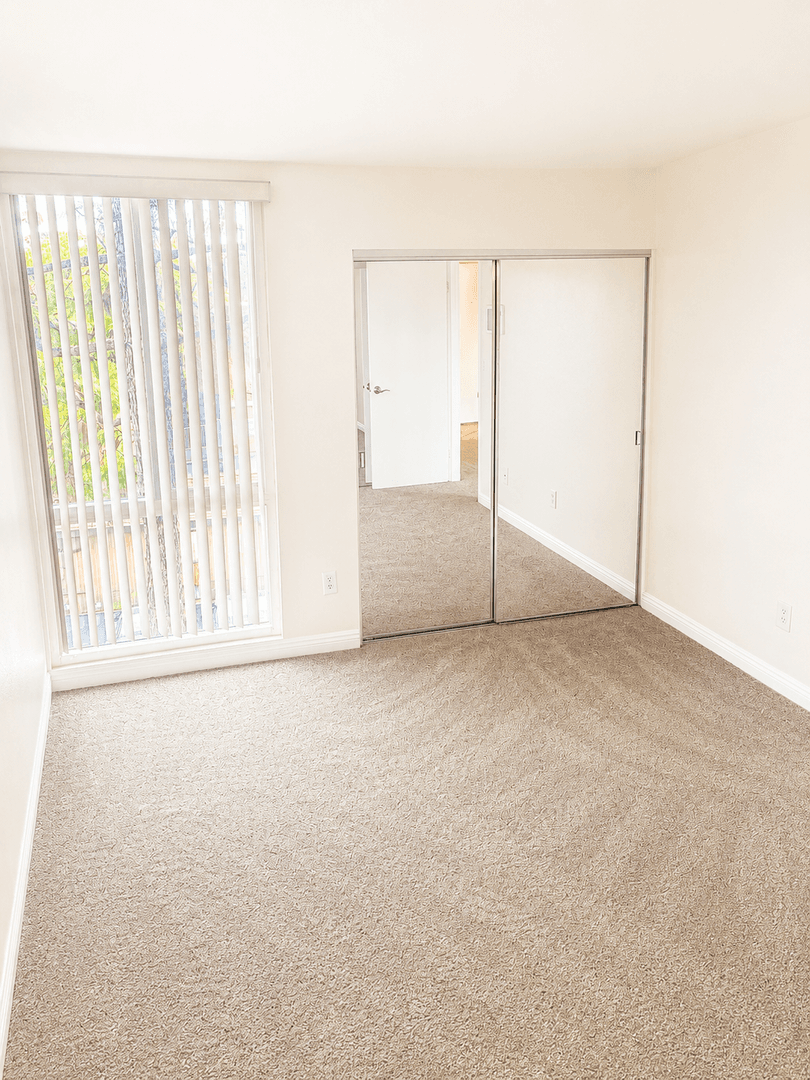 San Diego Condo: 4860 Rolando Court