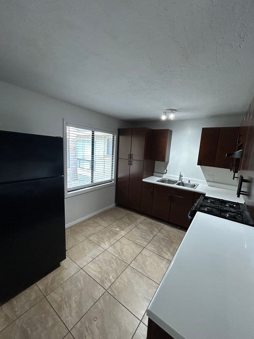 Lemon Grove Apartment: 7376 Central Avenue