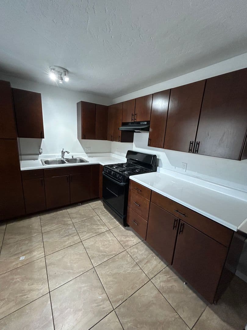 Lemon Grove Apartment: 7376 Central Avenue