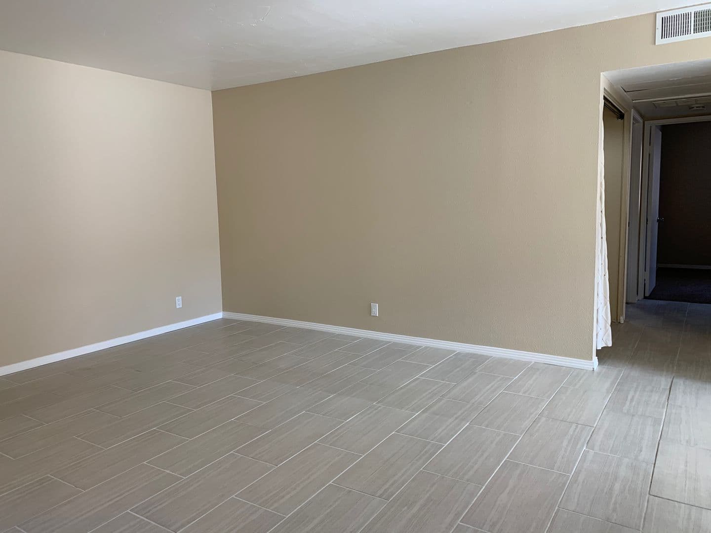 El Cajon Apartment: 960 East Chase Avenue