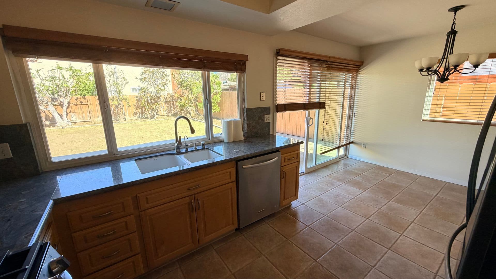 San Diego House: 7993 Hemingway Avenue