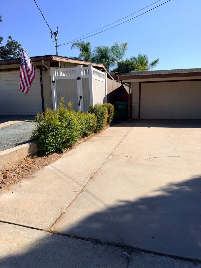 El Cajon House: 565 Pepper Drive
