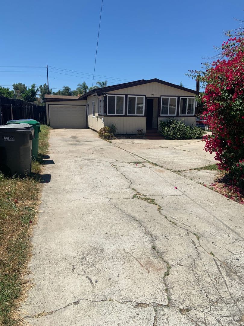 El Cajon Apartment: 1467-1469 Marline Avenue
