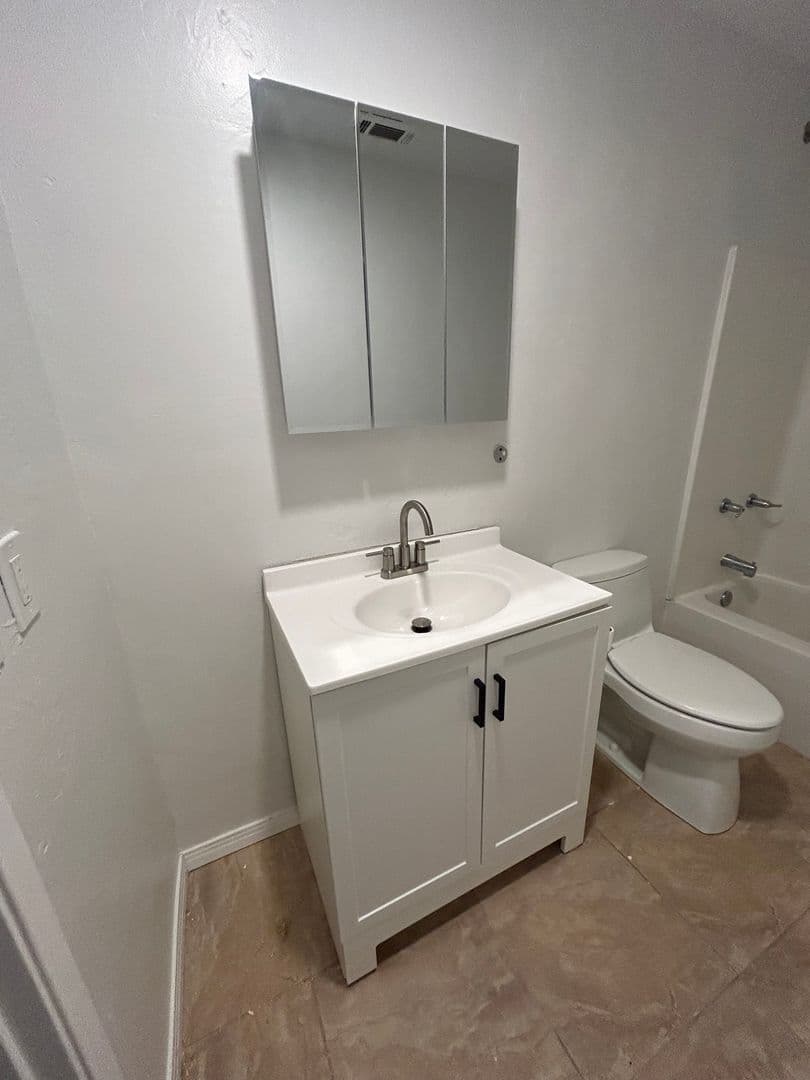 Lemon Grove Apartment: 7376 Central Avenue