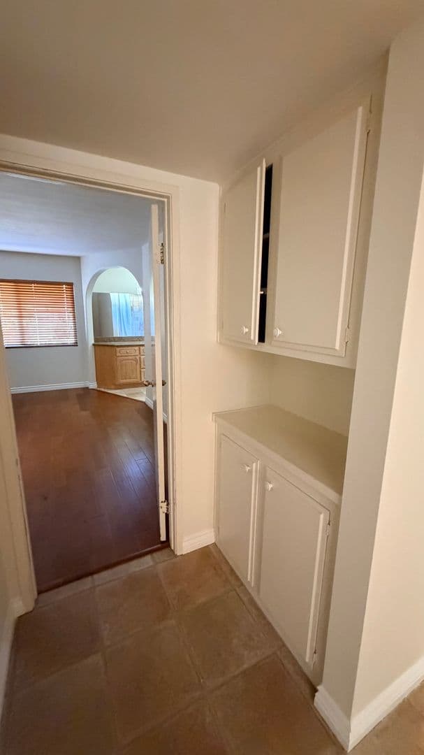 San Diego House: 7993 Hemingway Avenue