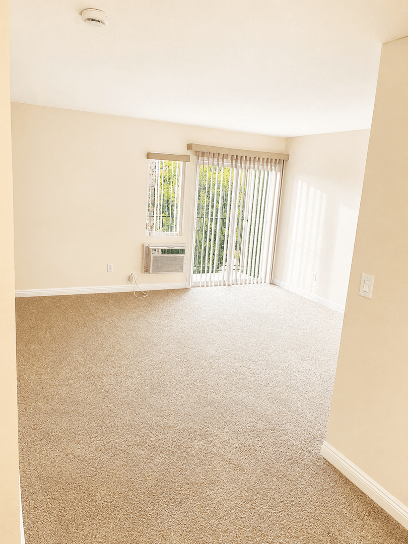 San Diego Condo: 4860 Rolando Court