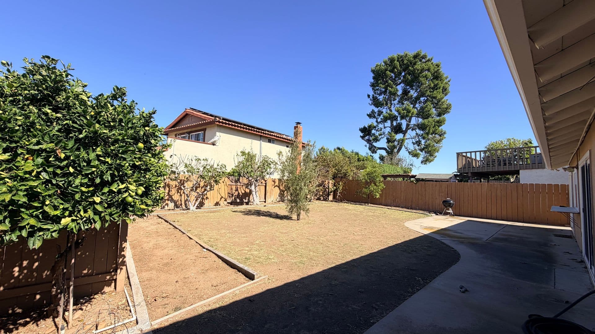 San Diego House: 7993 Hemingway Avenue