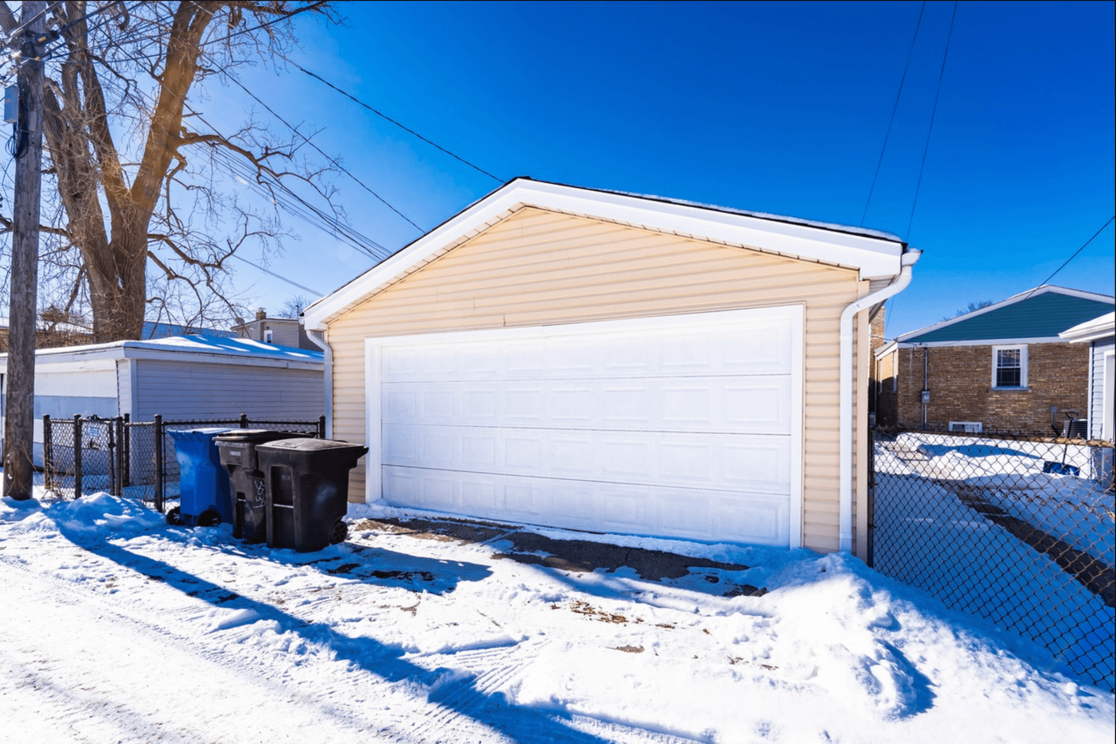 Chicago House: 3035 N Olcott Ave
