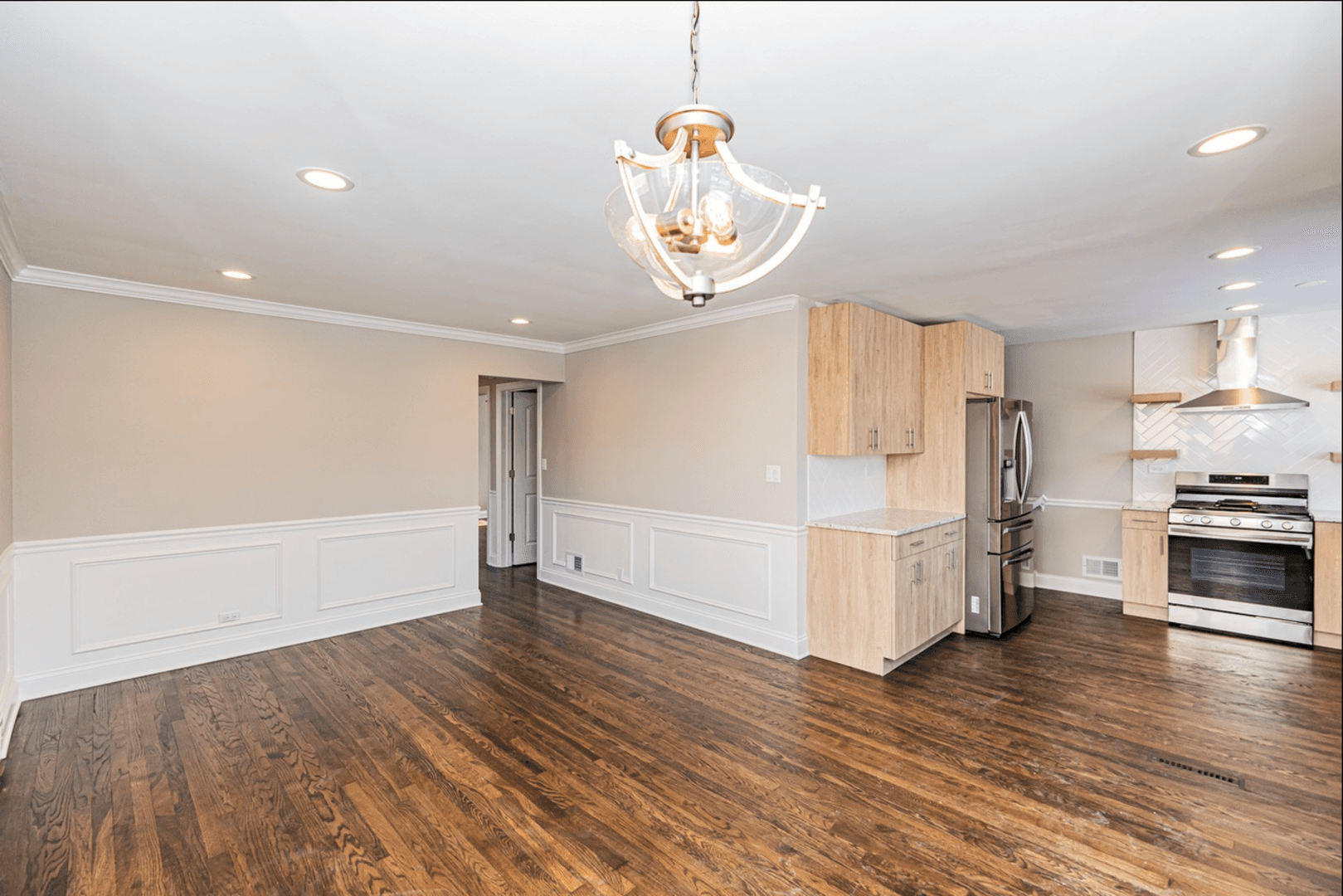 Chicago House: 3035 N Olcott Ave