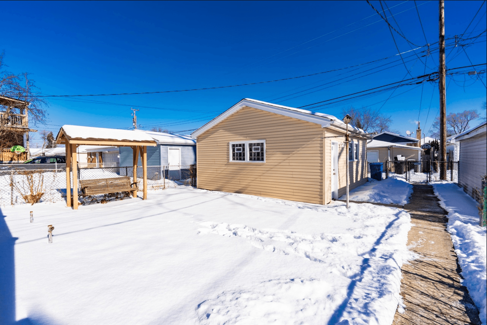 Chicago House: 3035 N Olcott Ave