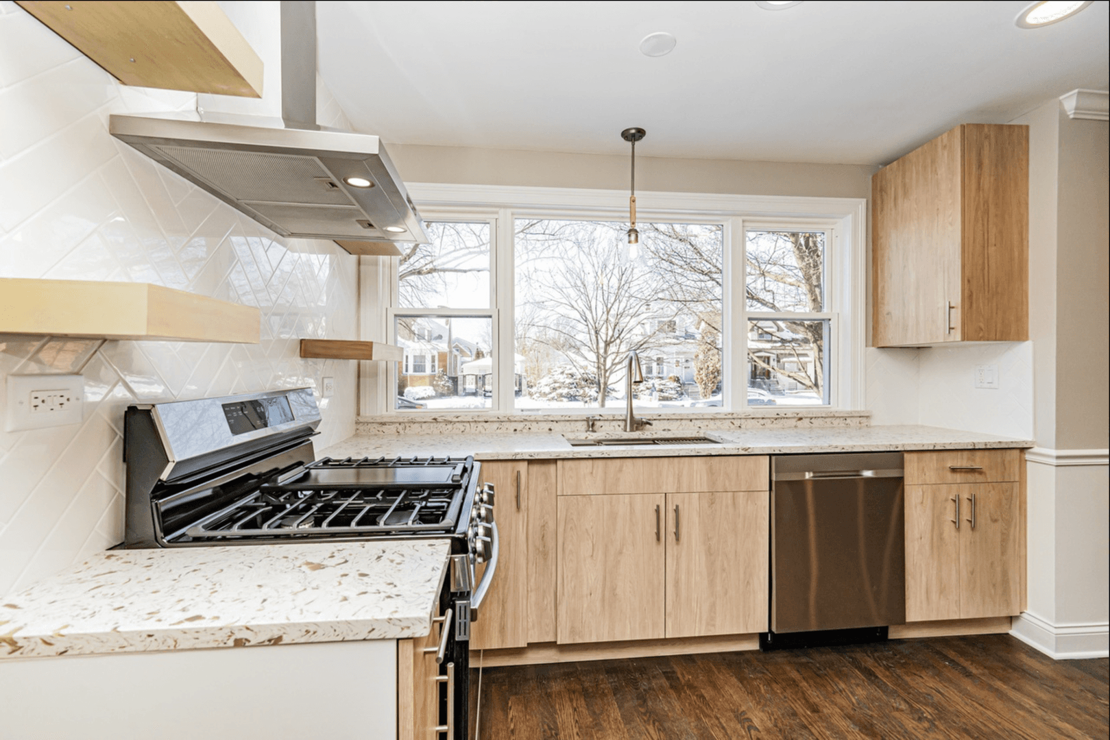 Chicago House: 3035 N Olcott Ave