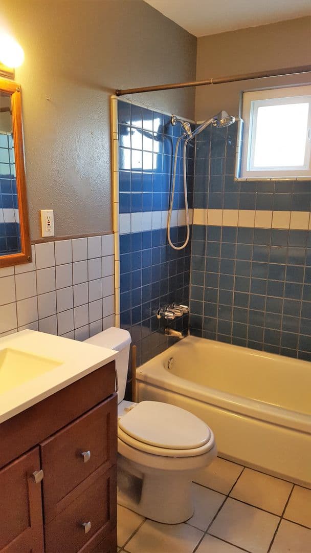 San Luis Obispo House: 1946 Lima Drive