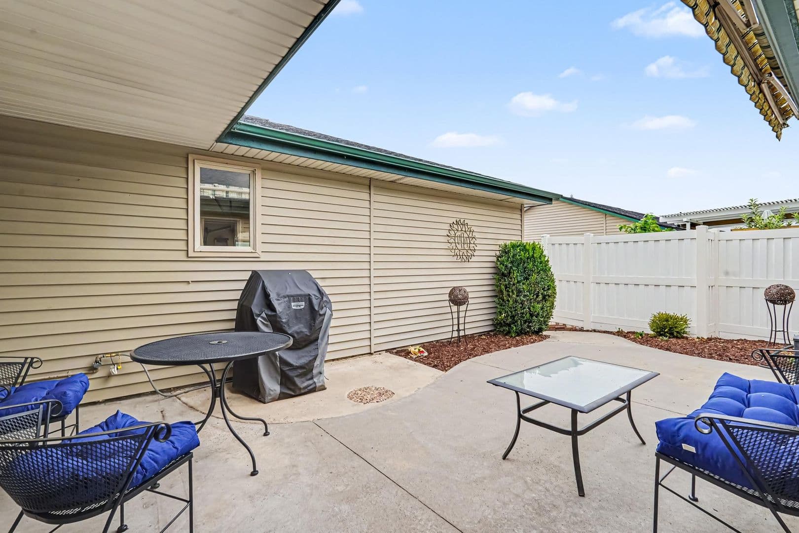 Garden City House: 4023 N Bayou Ln