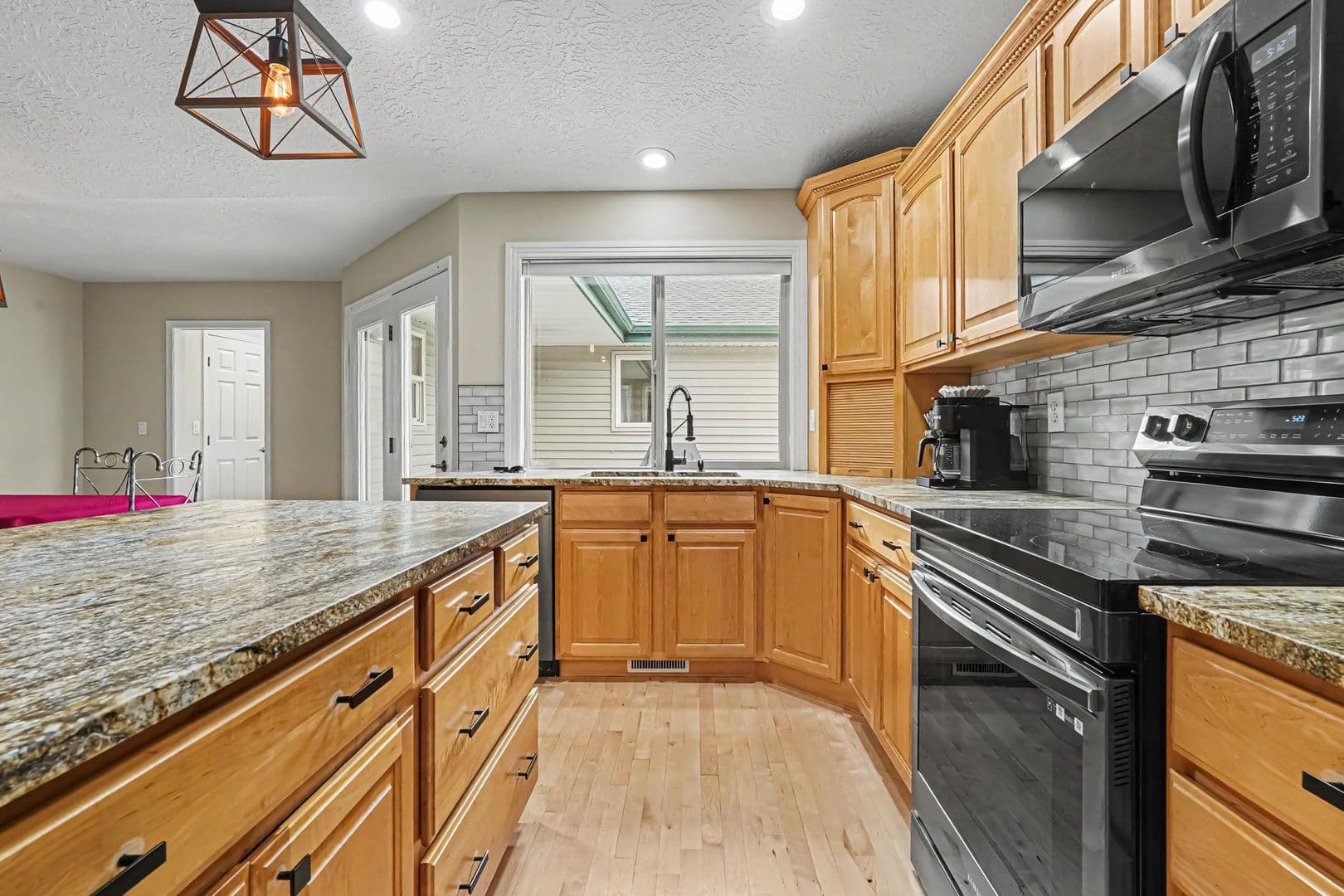 Garden City House: 4023 N Bayou Ln