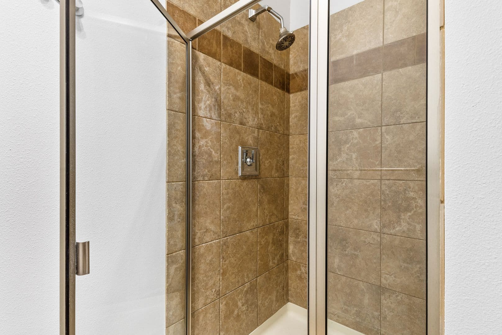 Eagle House: 1152 E Winding Creek