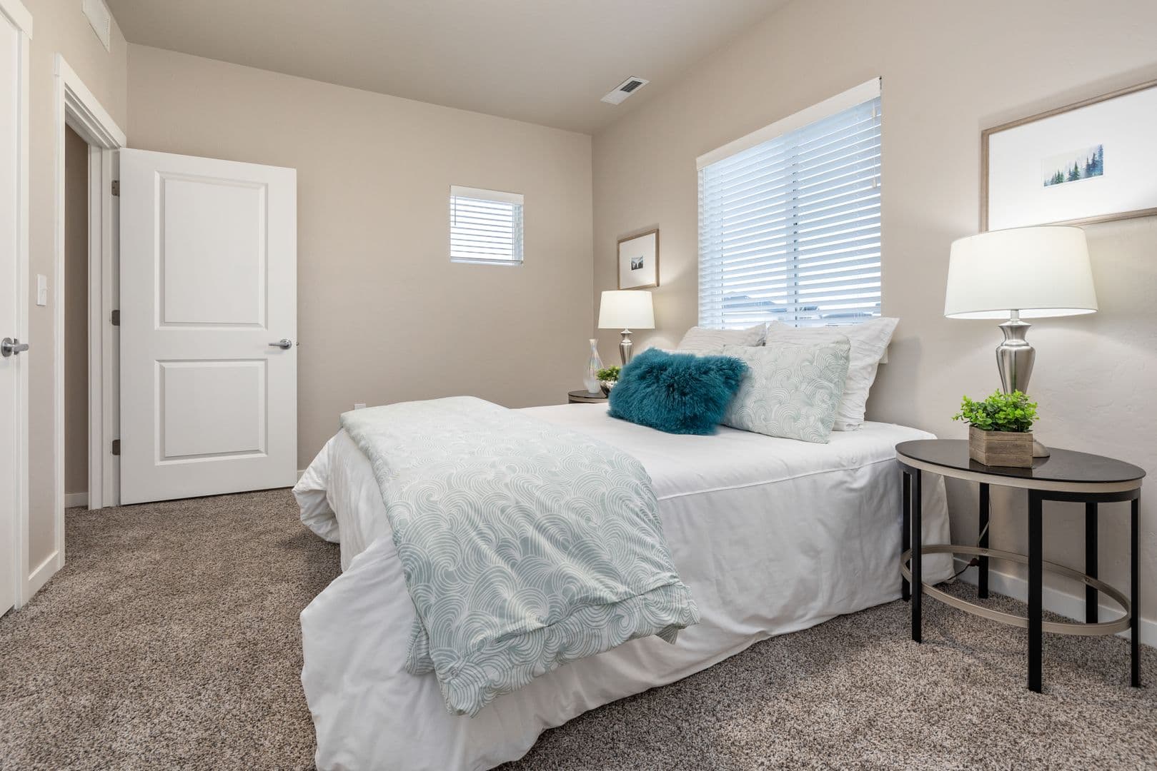 Nampa Townhome: 2491 Sunny Ridge Rd - 102