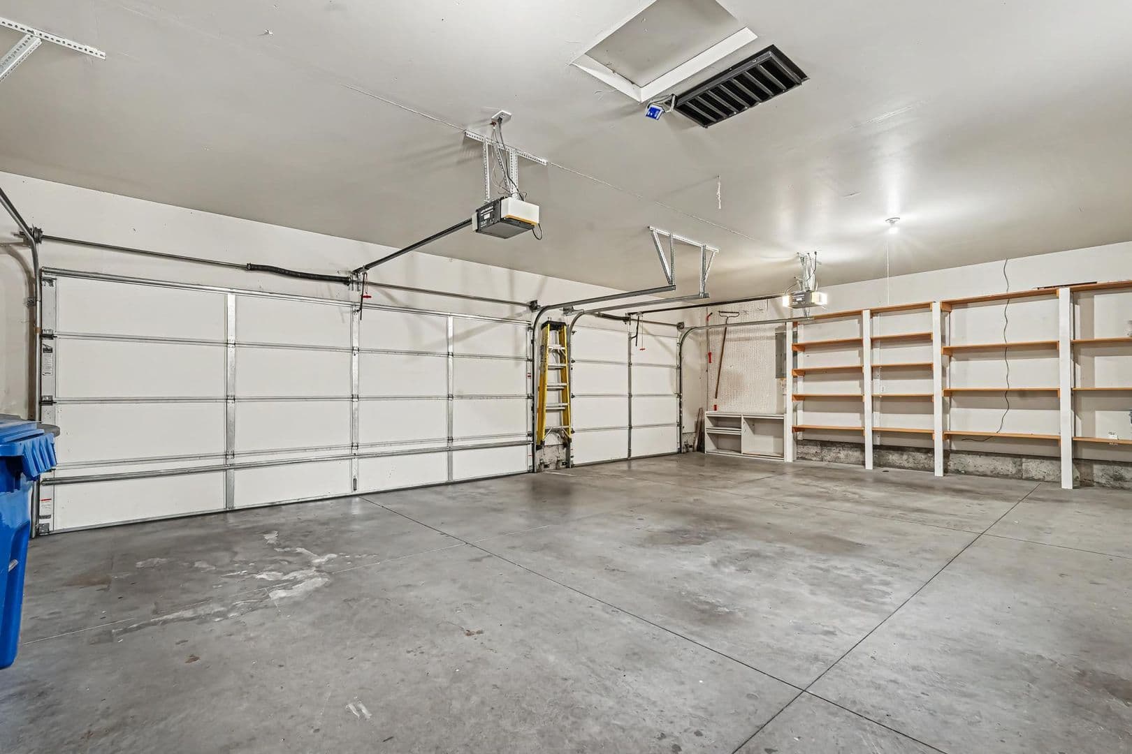 Garden City House: 4023 N Bayou Ln