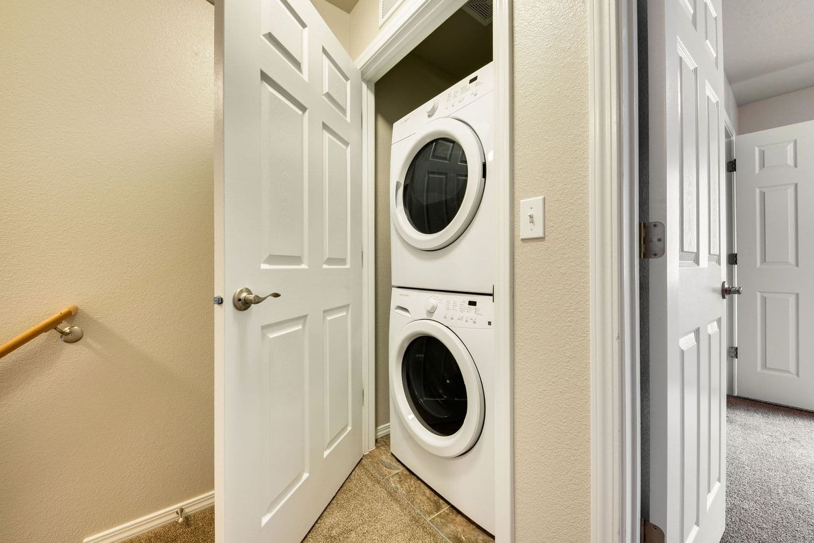 Meridian Apartment: 1288 E Everest Street