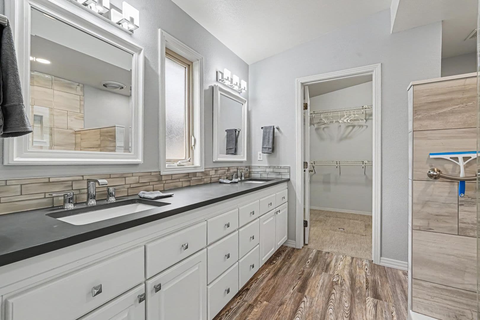 Garden City House: 4023 N Bayou Ln