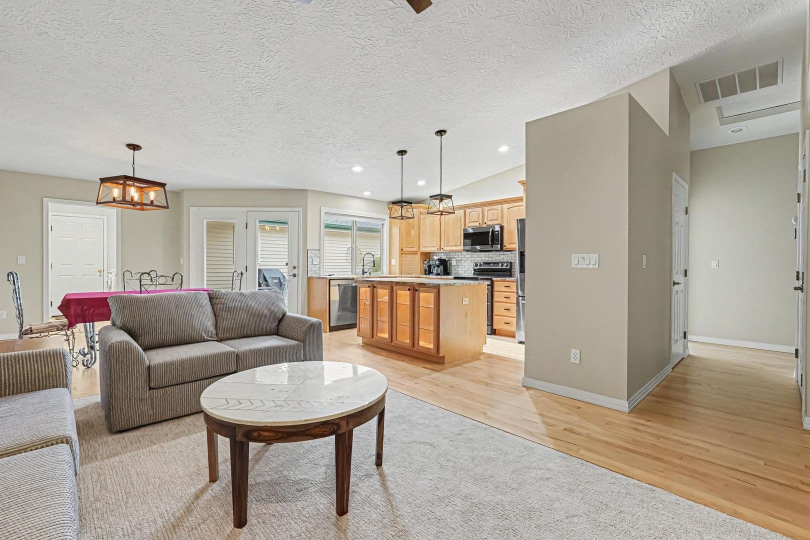 Garden City House: 4023 N Bayou Ln