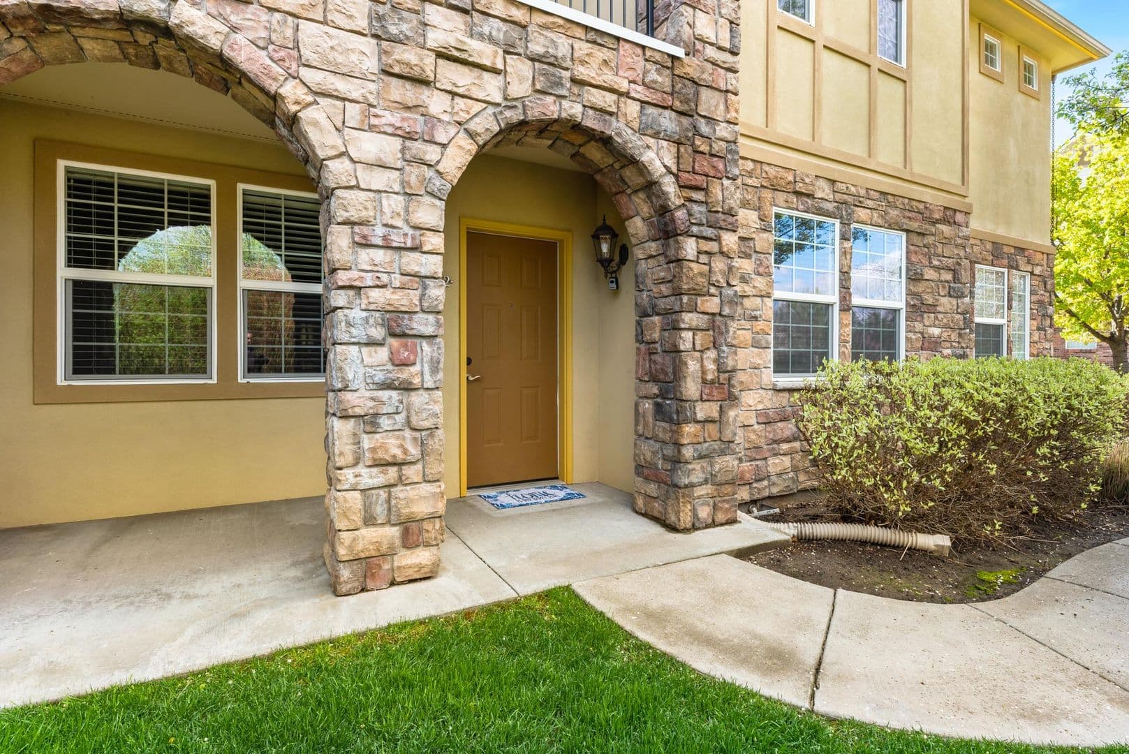 Eagle House: 1152 E Winding Creek