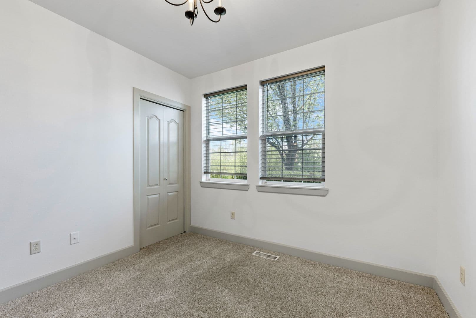 Eagle House: 1152 E Winding Creek
