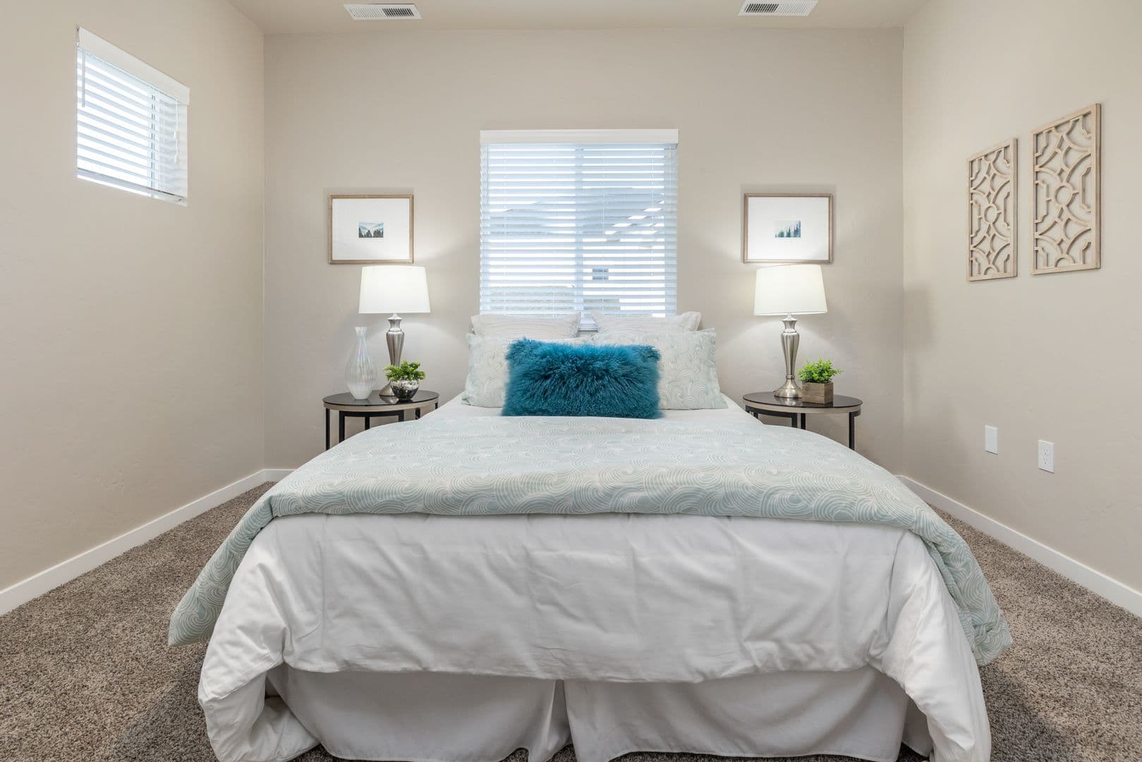 Nampa Townhome: 2491 Sunny Ridge Rd - 102