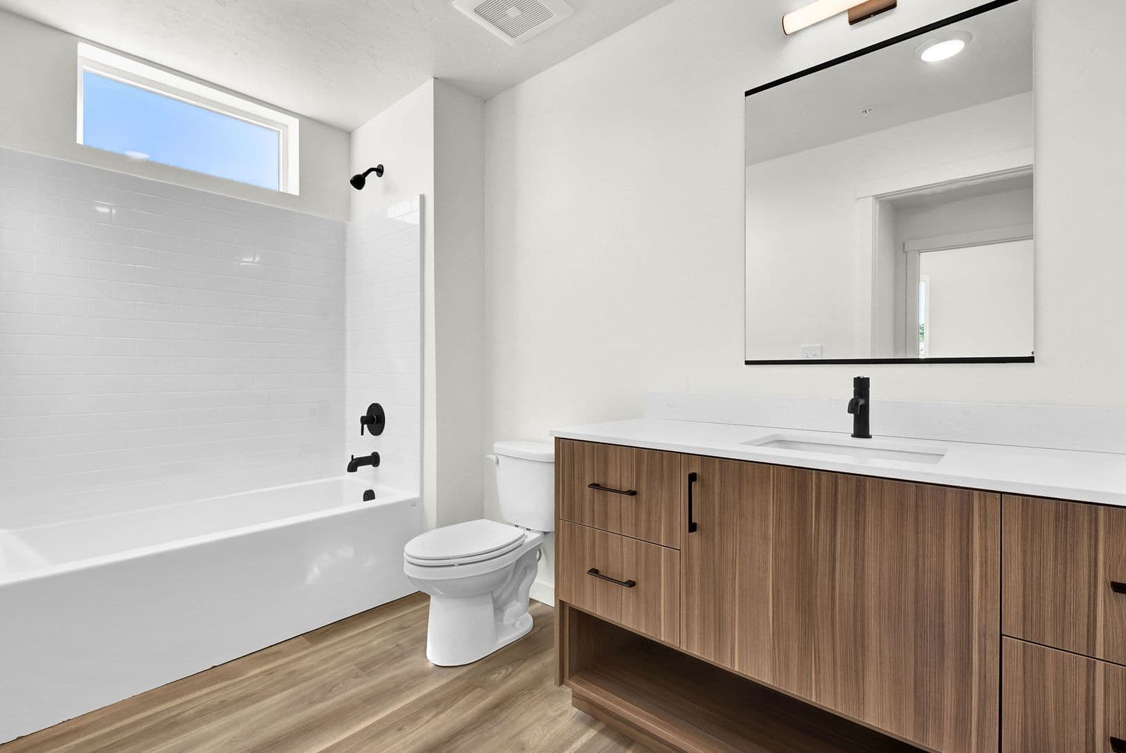 Boise Apartment: 2408-2412 S Broadway Ave