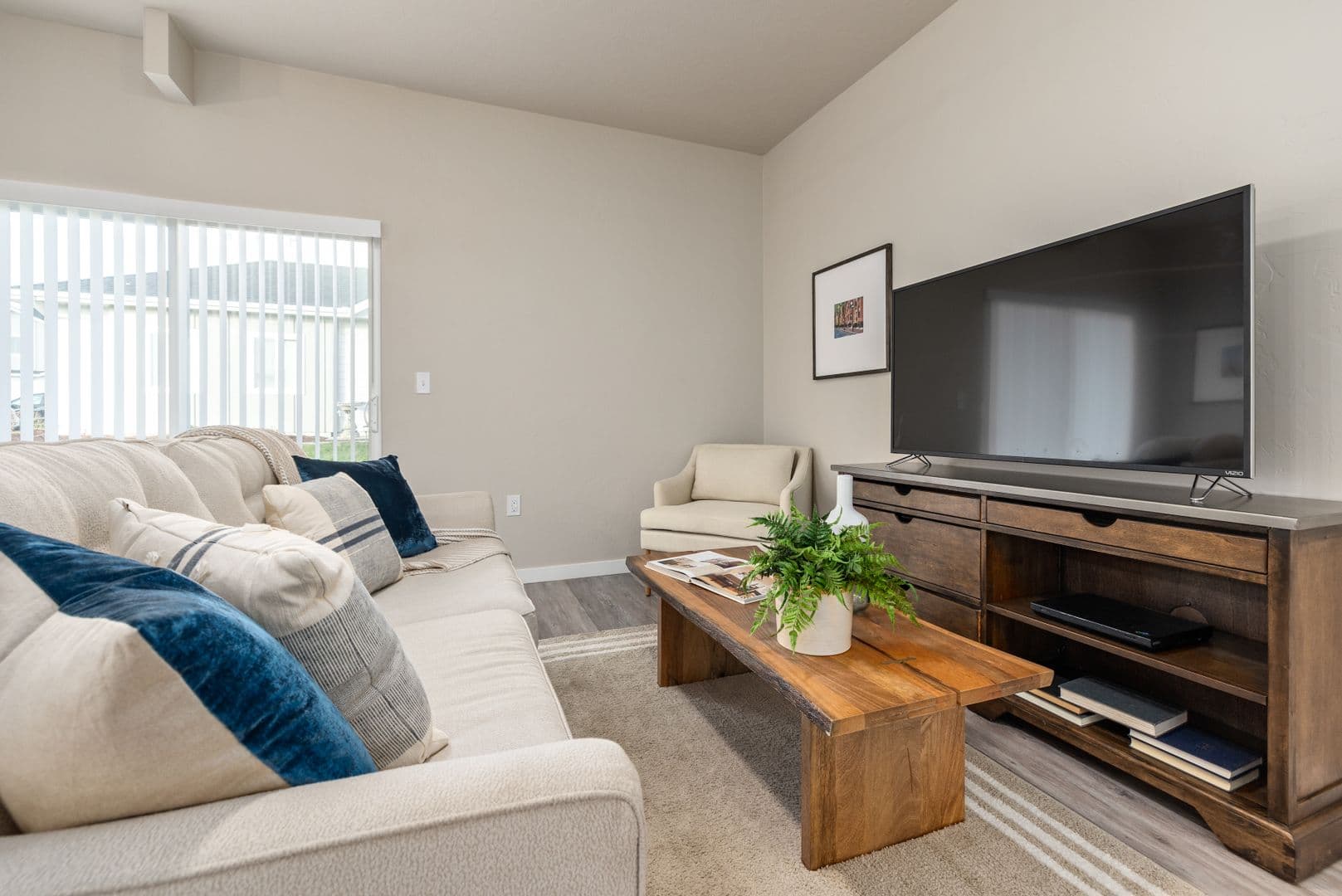 Nampa Townhome: 2491 Sunny Ridge Rd - 102