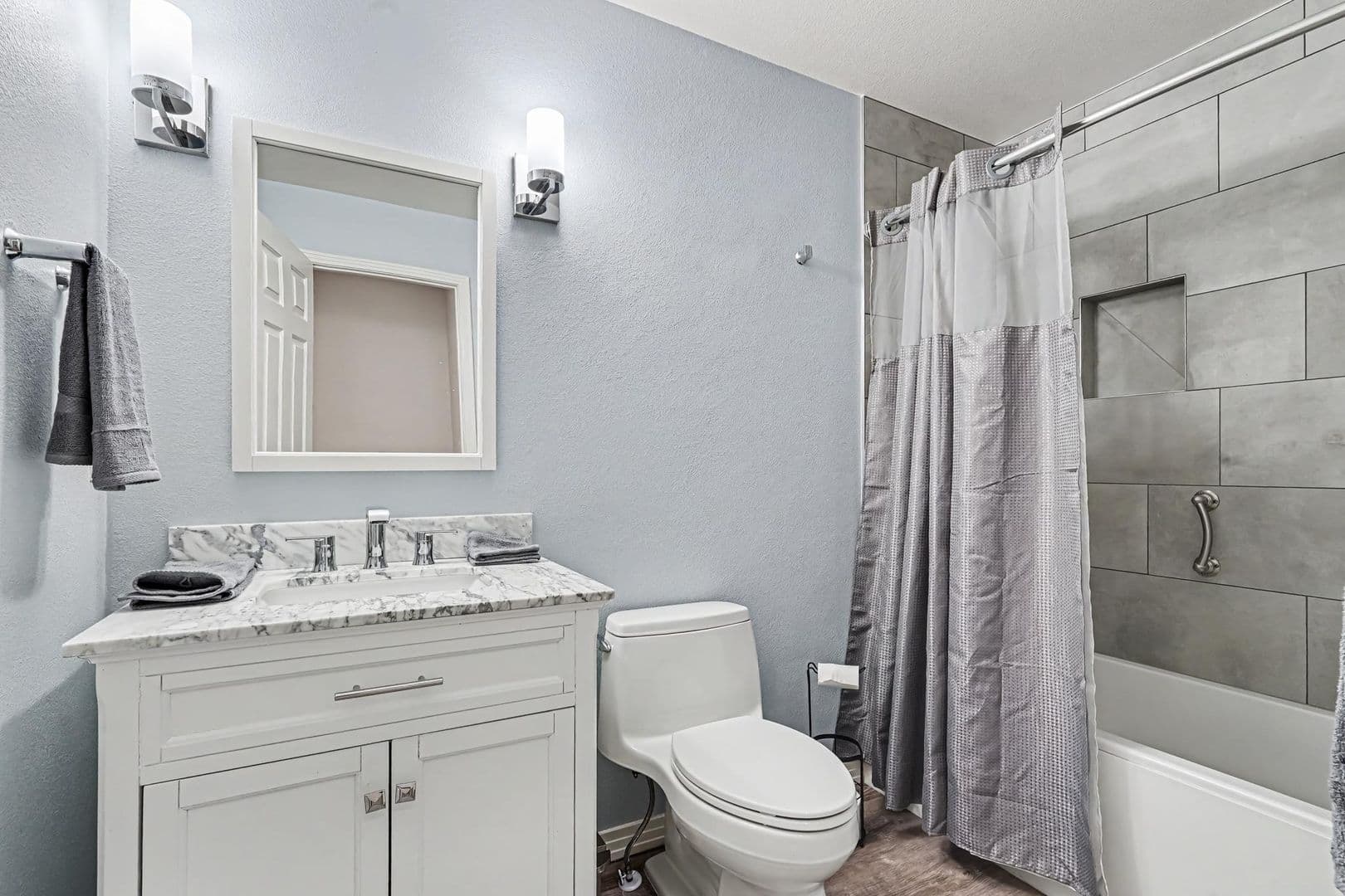 Garden City House: 4023 N Bayou Ln