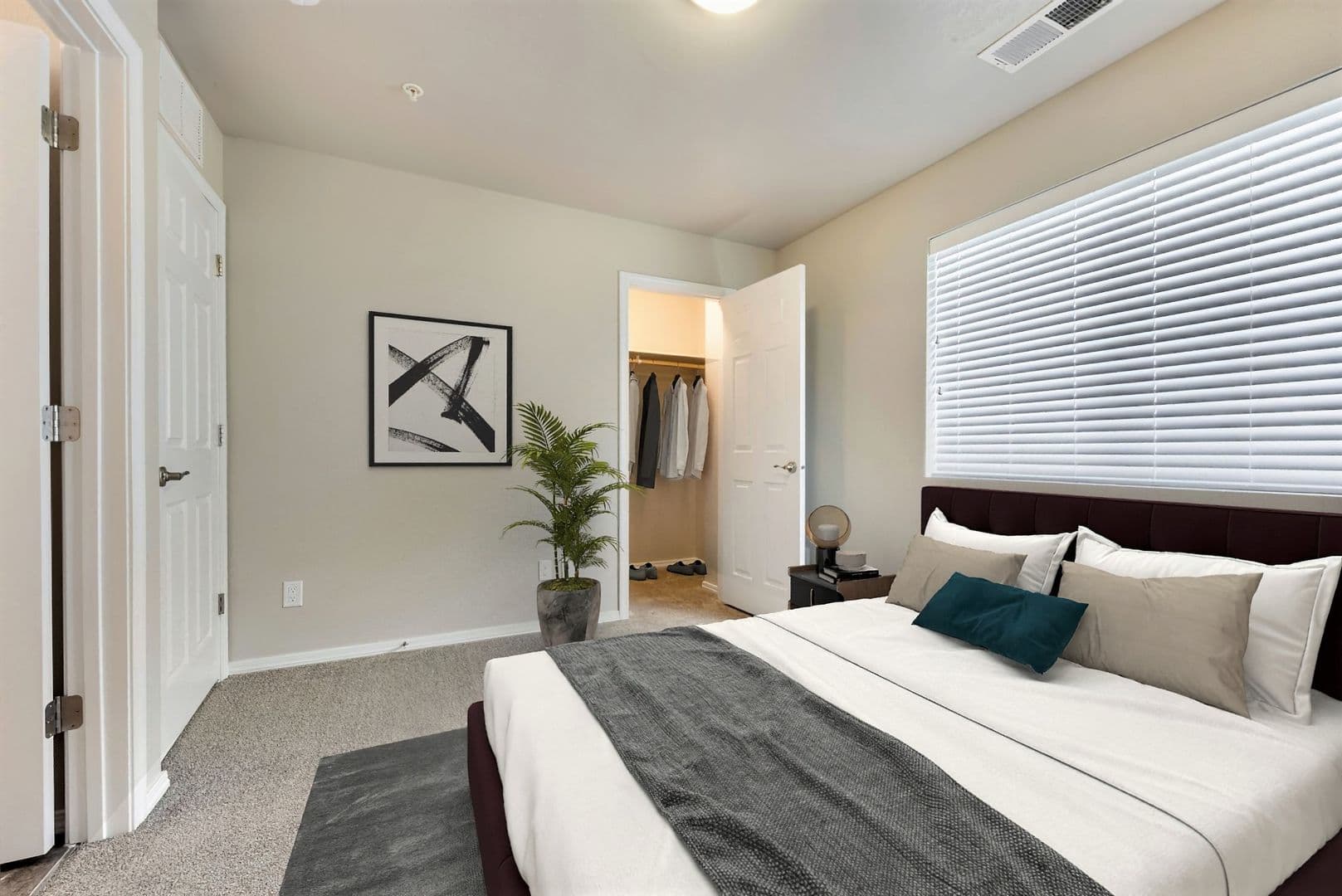 Meridian Apartment: 1288 E Everest Street