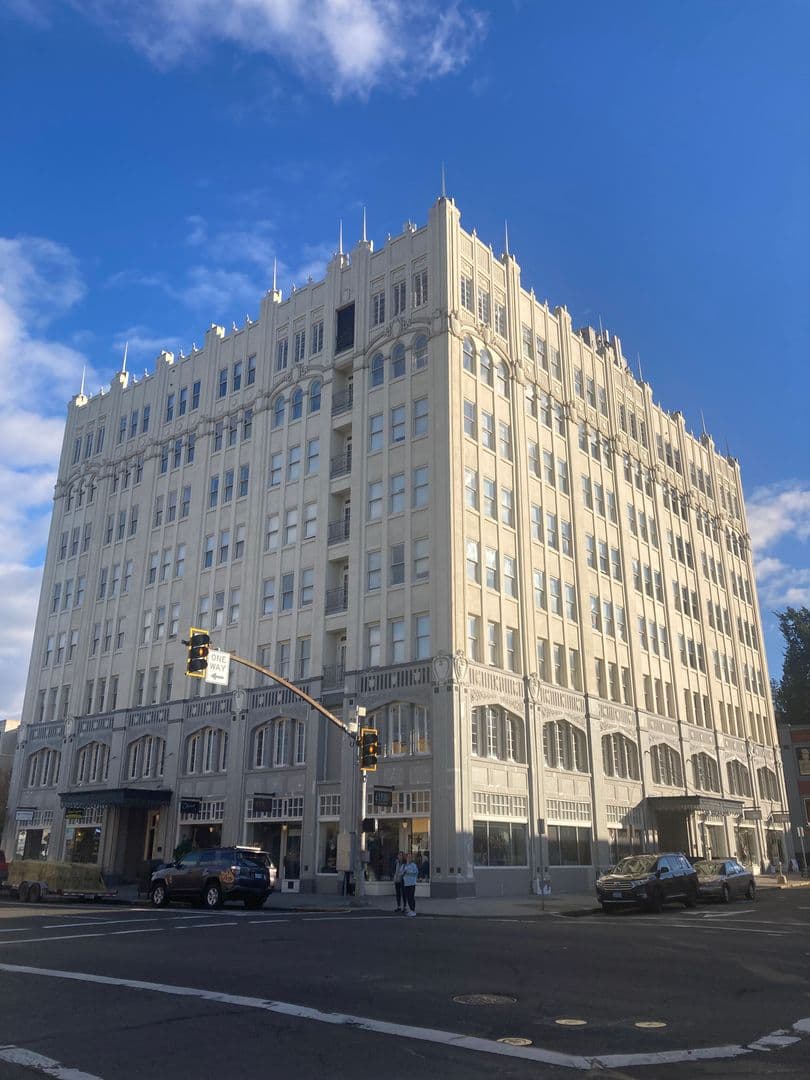 Astoria Apartment: 342 14th st