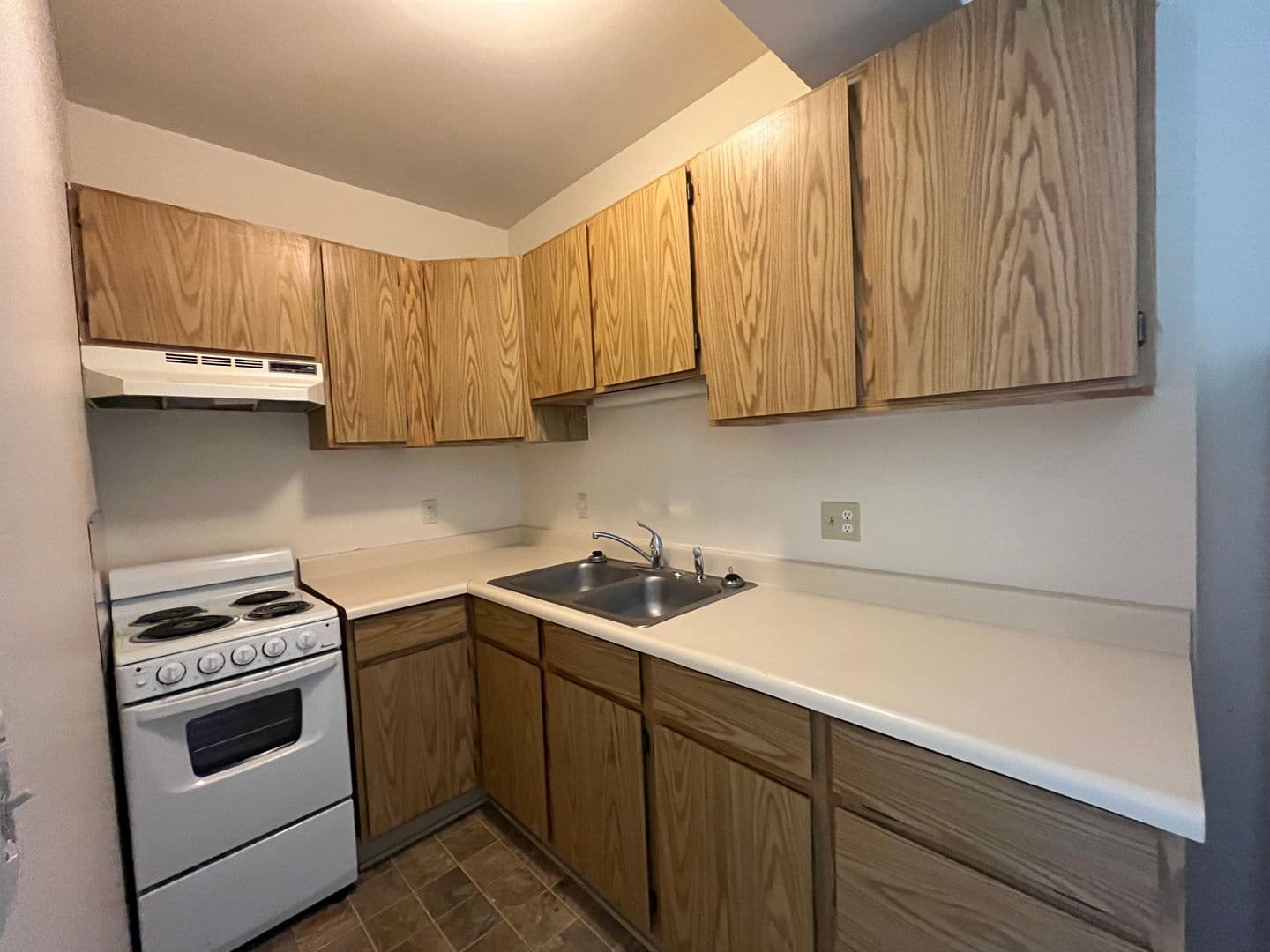 Astoria Apartment: 342 14th st