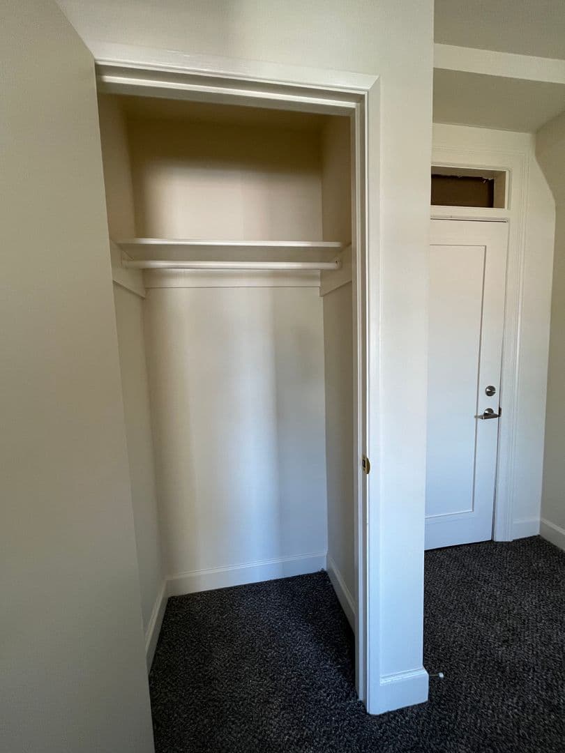 Astoria Apartment: 342 14th st