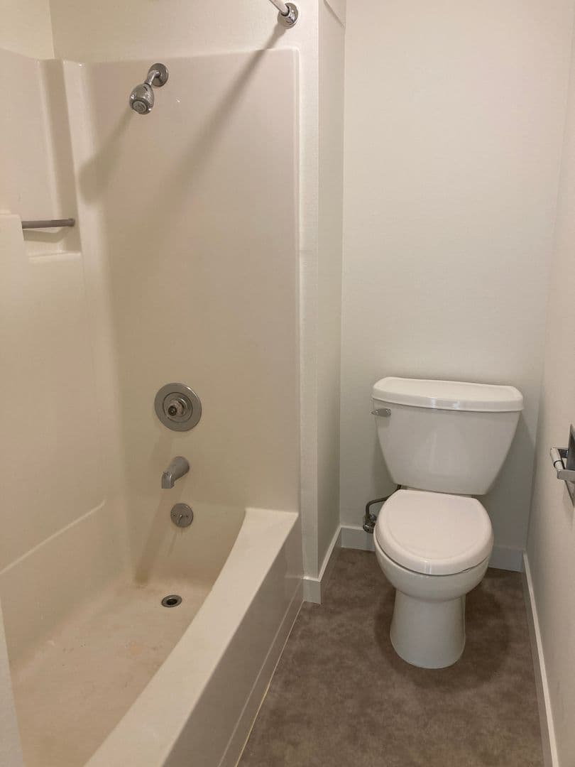 Astoria Apartment: 342 14th st